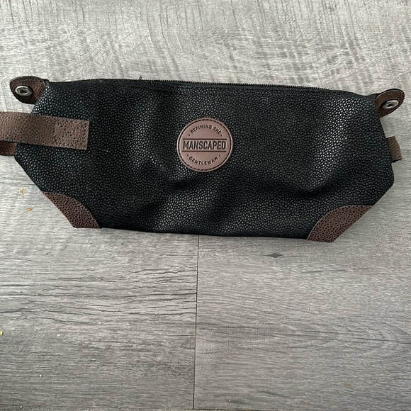 NWT MANSCAPED® The Shed Men’s Toiletries Bag - Picture 1 of 2